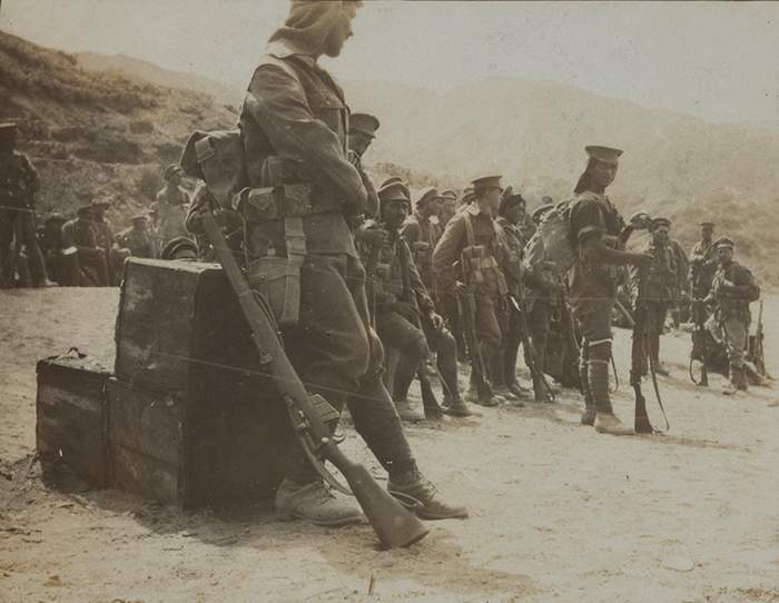 The Māori Contingent arriving at Gallipoli, 1915. The need for reinforcements at Gallipoli forced a change in British policy on 'native peoples' fighting. PH-ALB-212-p15-2